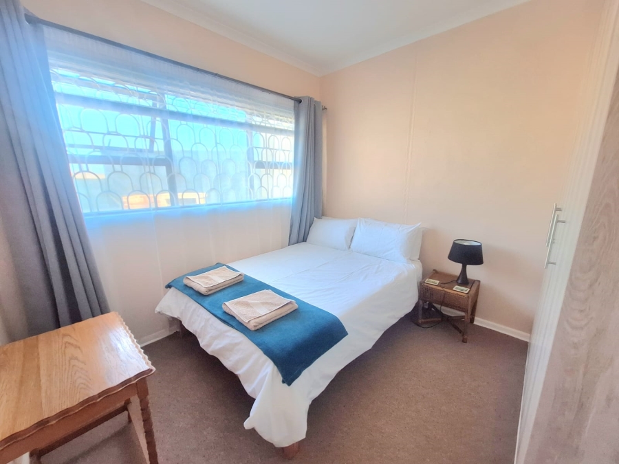 To Let 2 Bedroom Property for Rent in Fish Hoek Western Cape